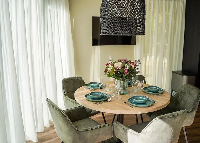 Met Hottub | 4 Personen - Valley Wekerom