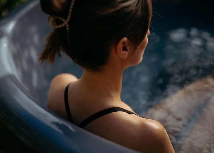 Met Hottub | 4 Personen - Valley Wekerom